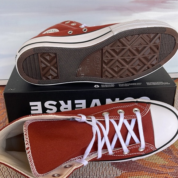 Converse WMNS CTAS A06896F
CTAS LIFT HI
RITUAL RED/WHITE/BLACK
Platforms - Picture 4 of 16